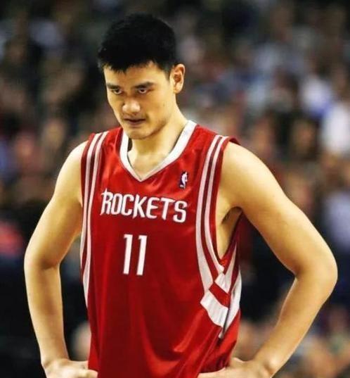 老友姚明相聚晚宴丰韵美女作陪被拍互动亲密J9真人游戏第一品牌NBA安东尼来华与(图4)
