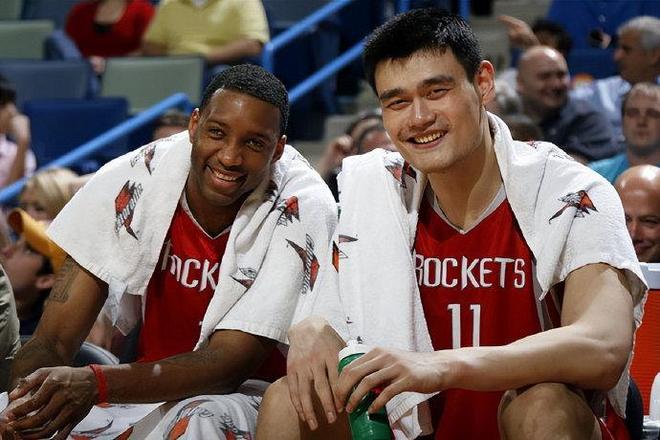 老友姚明相聚晚宴丰韵美女作陪被拍互动亲密J9真人游戏第一品牌NBA安东尼来华与(图16)
