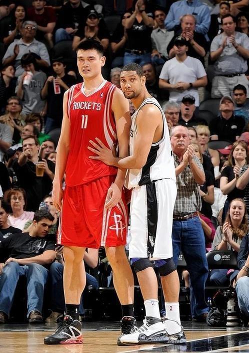 老友姚明相聚晚宴丰韵美女作陪被拍互动亲密J9真人游戏第一品牌NBA安东尼来华与(图14)